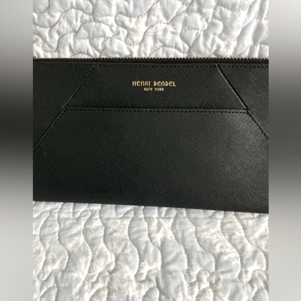 Henri Bendel Black Wristlet